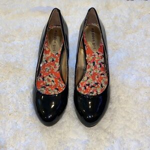 Brand new Madden girl Womens heels. Size 9.